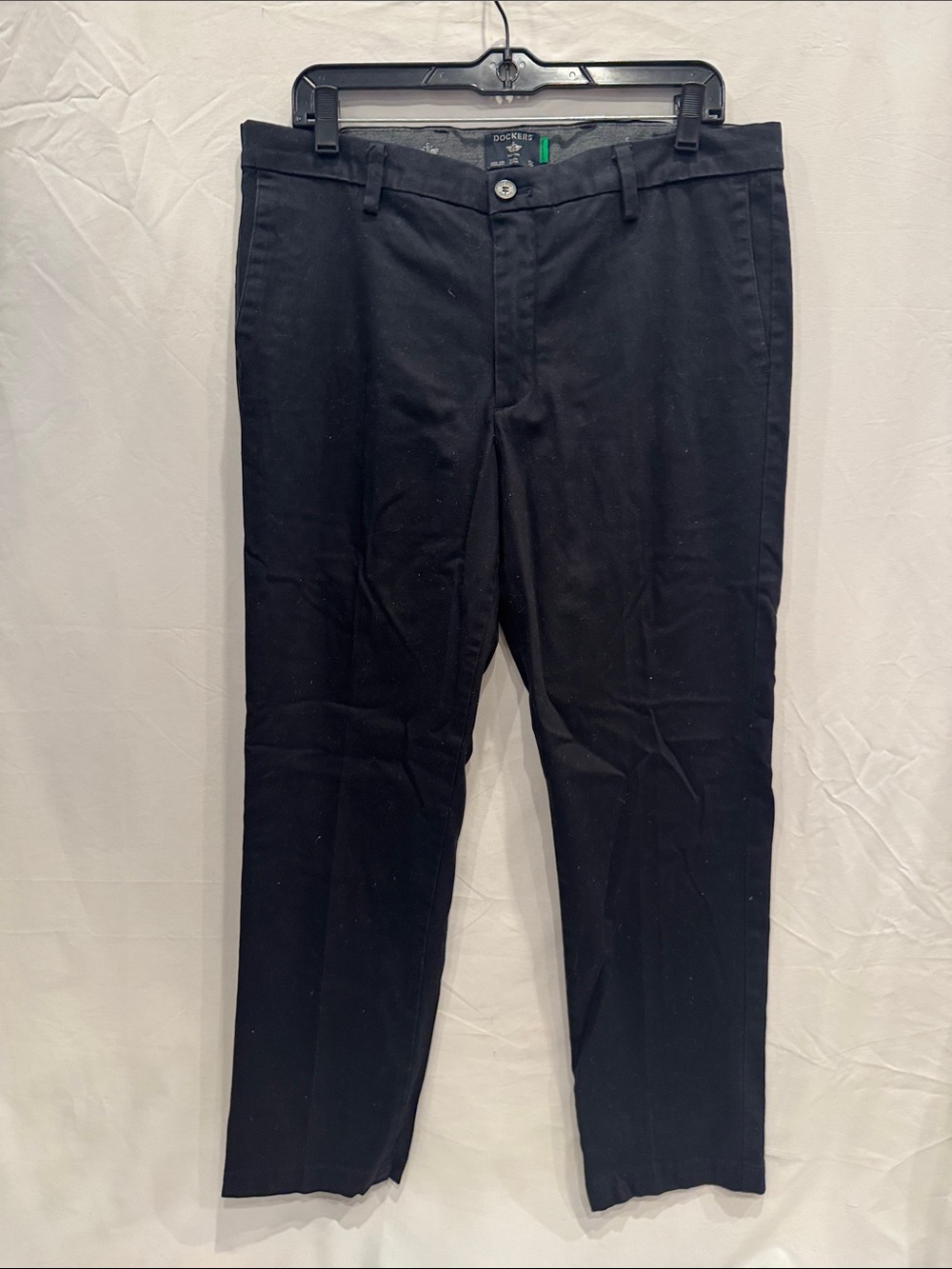 Dockers Men’s Black Slim-Leg Dress Pants 34” Waist